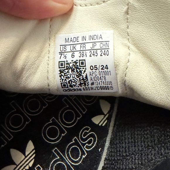 Adidas Woman’s Sneakers - Picture 2 of 4